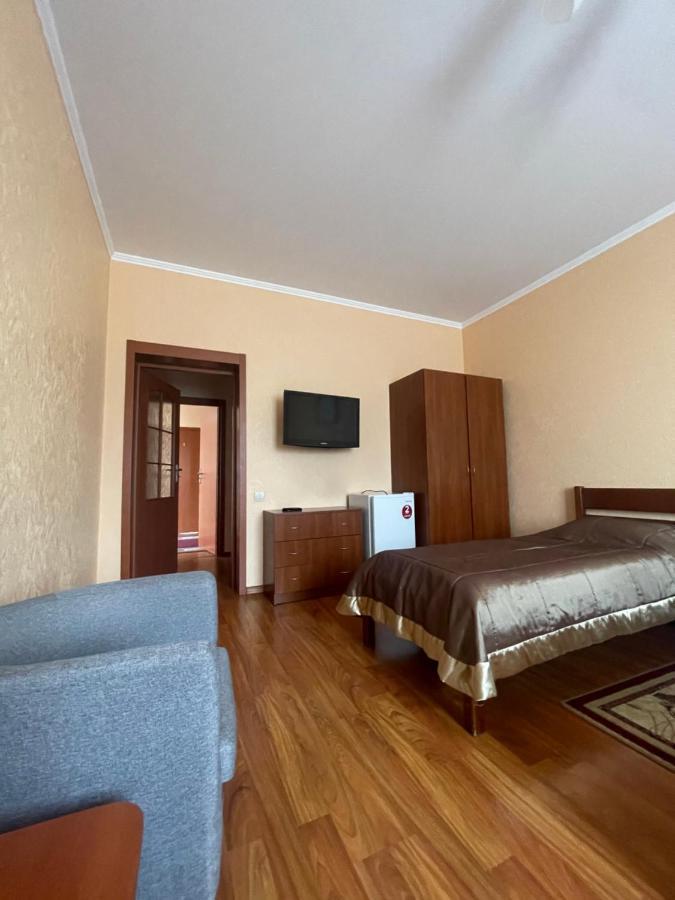 Yunist Hotel Ivano Frankivsk Bagian luar foto