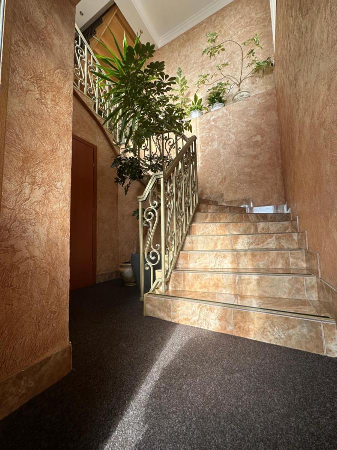 Yunist Hotel Ivano Frankivsk Bagian luar foto